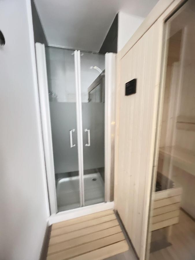 Luxury Sauna By Confortsky باس دي لا كاسا المظهر الخارجي الصورة