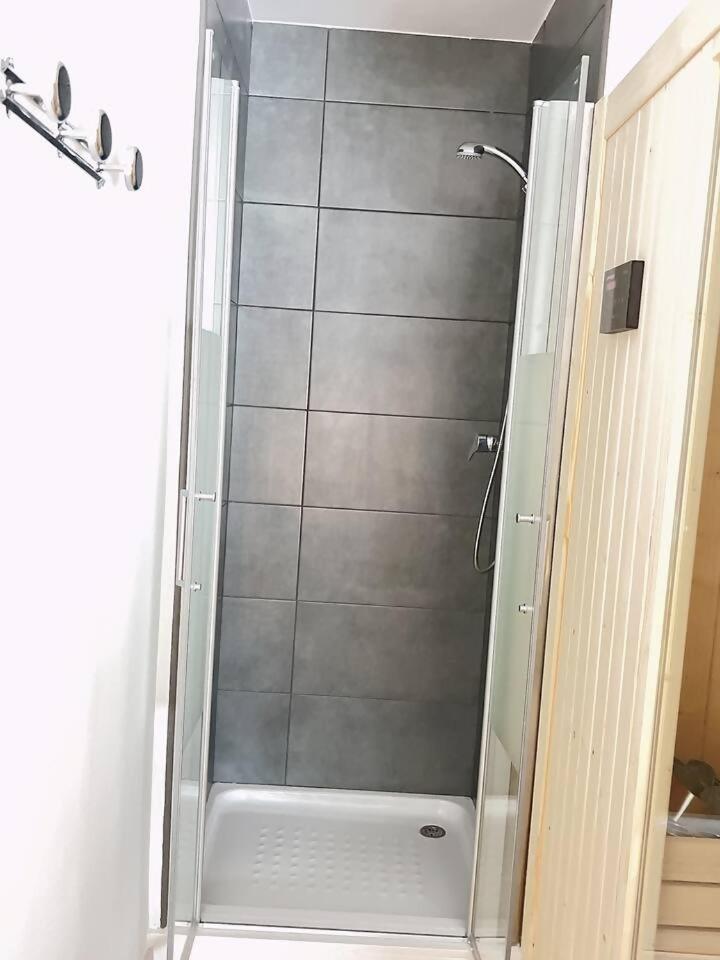 Luxury Sauna By Confortsky باس دي لا كاسا المظهر الخارجي الصورة